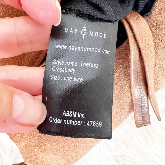 DAY AND MOOD BROWN LEATHER SMALL CROSSBODY PURSE WITH BRAIDED STRAP - Picture 6 of 8